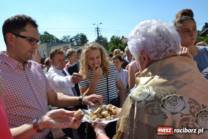 Zdjęcie w galerii na portalu naszraciborz.pl: Dożynki 2016. W Krzyżanowicach po żniwnioku baby do kurortów rozwiozą  wiadomości z regionu