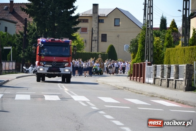 Zdjęcie w galerii na portalu naszraciborz.pl: Dożynki 2016. W Krzyżanowicach po żniwnioku baby do kurortów rozwiozą  wiadomości z regionu