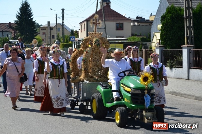Zdjęcie w galerii na portalu naszraciborz.pl: Dożynki 2016. W Krzyżanowicach po żniwnioku baby do kurortów rozwiozą  wiadomości z regionu