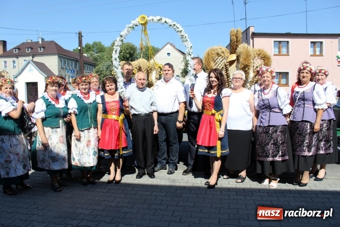 Zdjęcie w galerii na portalu naszraciborz.pl: Dożynki 2016. Owsiszcze i Nowa Wioska świętują razem wiadomości z regionu