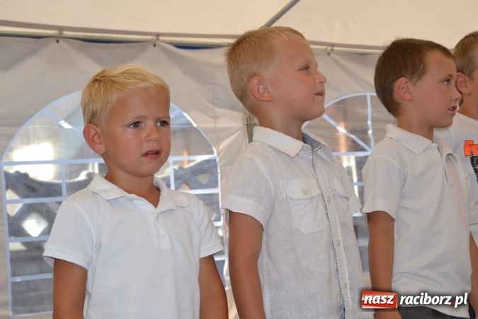 Zdjęcie w galerii na portalu naszraciborz.pl: Dożynki 2016. Owsiszcze i Nowa Wioska świętują razem wiadomości z regionu