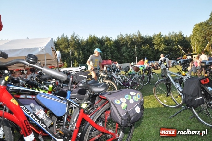Zdjęcie w galerii na portalu naszraciborz.pl: 18. Rodzinny Rajd Rowerowy szlakiem pożaru w 1992 r. w Kuźni Raciborskiej wiadomości z regionu