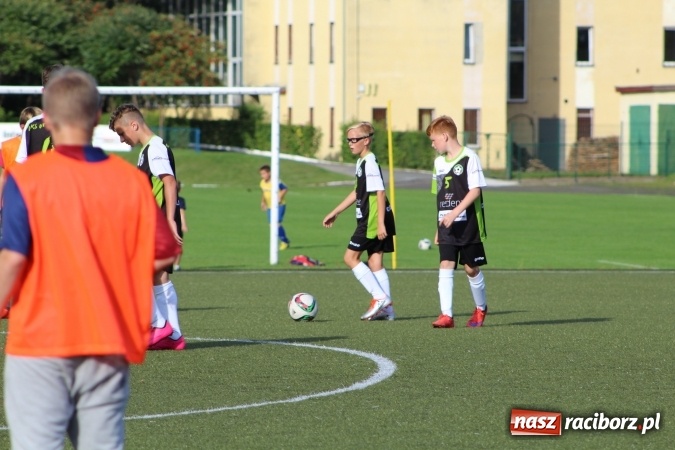 Zdjęcie w galerii na portalu naszraciborz.pl: Grupy młodzieżowe LKS Tworków na obozie piłkarskim w Rewalu wiadomości z regionu