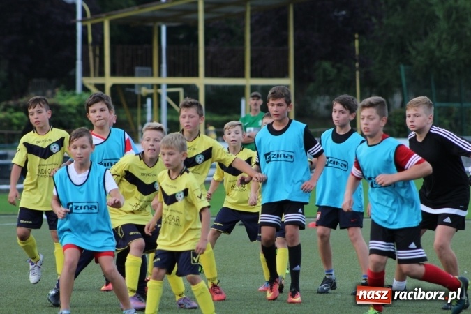 Zdjęcie w galerii na portalu naszraciborz.pl: Grupy młodzieżowe LKS Tworków na obozie piłkarskim w Rewalu wiadomości z regionu