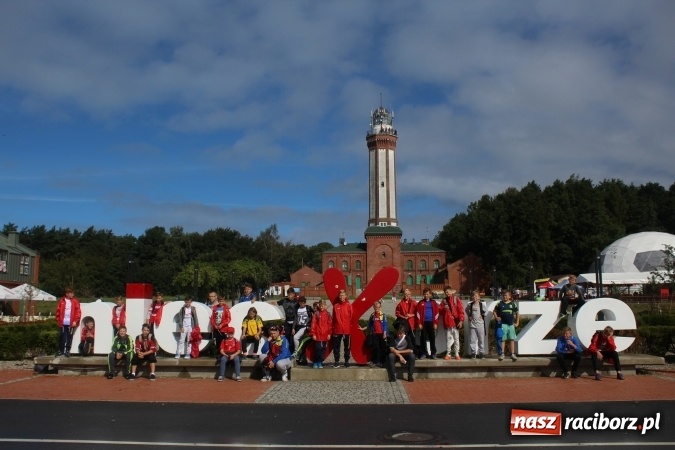 Zdjęcie w galerii na portalu naszraciborz.pl: Grupy młodzieżowe LKS Tworków na obozie piłkarskim w Rewalu wiadomości z regionu