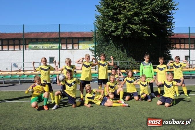 Zdjęcie w galerii na portalu naszraciborz.pl: Grupy młodzieżowe LKS Tworków na obozie piłkarskim w Rewalu wiadomości z regionu