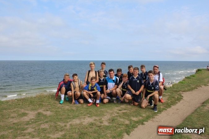 Zdjęcie w galerii na portalu naszraciborz.pl: Grupy młodzieżowe LKS Tworków na obozie piłkarskim w Rewalu wiadomości z regionu