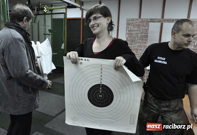 Zdjęcie w galerii na portalu naszraciborz.pl: Lekcja prawa na strzelnicy wiadomości z regionu