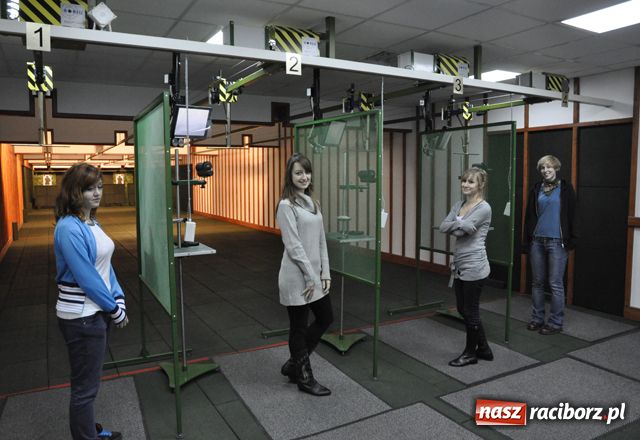 Zdjęcie w galerii na portalu naszraciborz.pl: Lekcja prawa na strzelnicy wiadomości z regionu