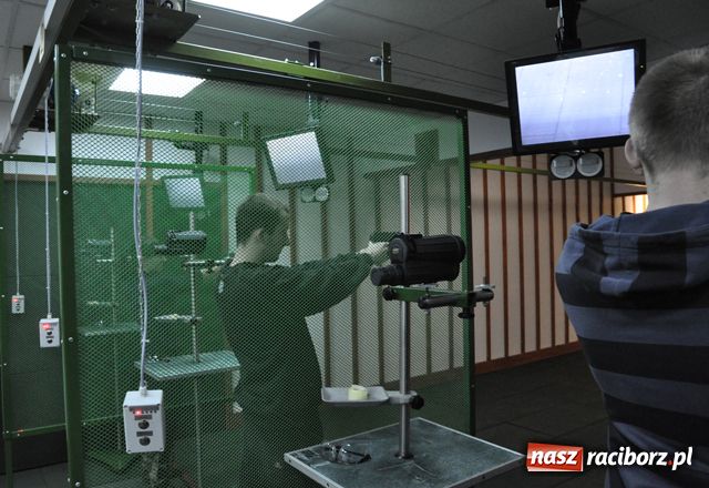 Zdjęcie w galerii na portalu naszraciborz.pl: Lekcja prawa na strzelnicy wiadomości z regionu