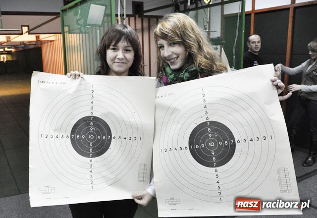 Zdjęcie w galerii na portalu naszraciborz.pl: Lekcja prawa na strzelnicy wiadomości z regionu