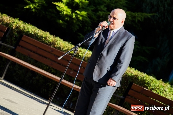 Zdjęcie w galerii na portalu naszraciborz.pl: Pierwszy dzwonek w Mickiewiczu wiadomości z regionu