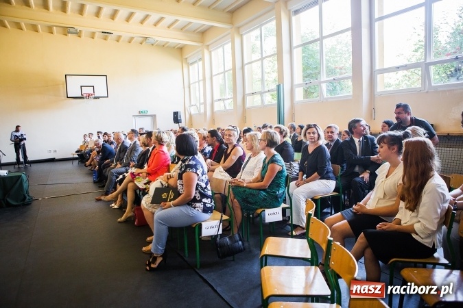 Zdjęcie w galerii na portalu naszraciborz.pl: Rok szkolny rozpocząć czas! W G1 odbyła się miejska inauguracja  wiadomości z regionu
