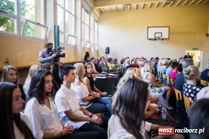 Zdjęcie w galerii na portalu naszraciborz.pl: Rok szkolny rozpocząć czas! W G1 odbyła się miejska inauguracja  wiadomości z regionu