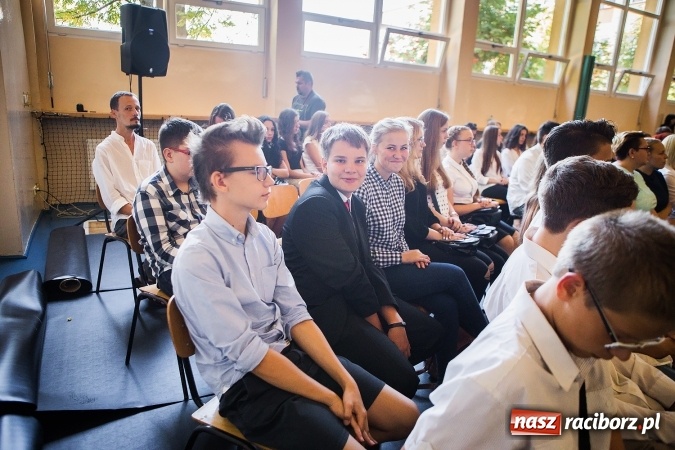 Zdjęcie w galerii na portalu naszraciborz.pl: Rok szkolny rozpocząć czas! W G1 odbyła się miejska inauguracja  wiadomości z regionu