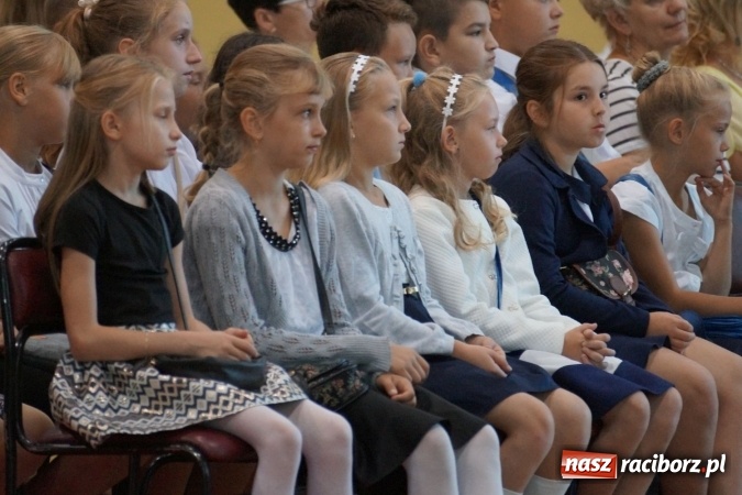 Zdjęcie w galerii na portalu naszraciborz.pl: Nowy rok szkolny w Nędzy bez pierwszaków i tyt  wiadomości z regionu