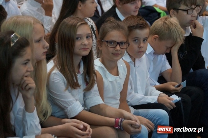 Zdjęcie w galerii na portalu naszraciborz.pl: Nowy rok szkolny w Nędzy bez pierwszaków i tyt  wiadomości z regionu