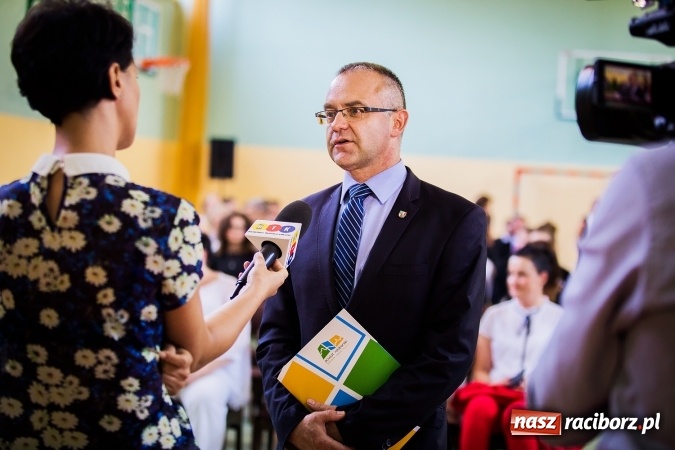 Zdjęcie w galerii na portalu naszraciborz.pl: W CKZiU nr 2 Mechanik odbyła się powiatowa inauguracja roku szkolnego 2016/2017 wiadomości z regionu