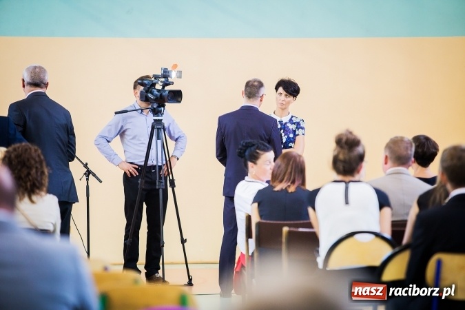 Zdjęcie w galerii na portalu naszraciborz.pl: W CKZiU nr 2 Mechanik odbyła się powiatowa inauguracja roku szkolnego 2016/2017 wiadomości z regionu