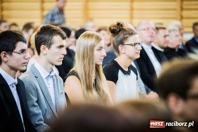 Zdjęcie w galerii na portalu naszraciborz.pl: W CKZiU nr 2 Mechanik odbyła się powiatowa inauguracja roku szkolnego 2016/2017 wiadomości z regionu