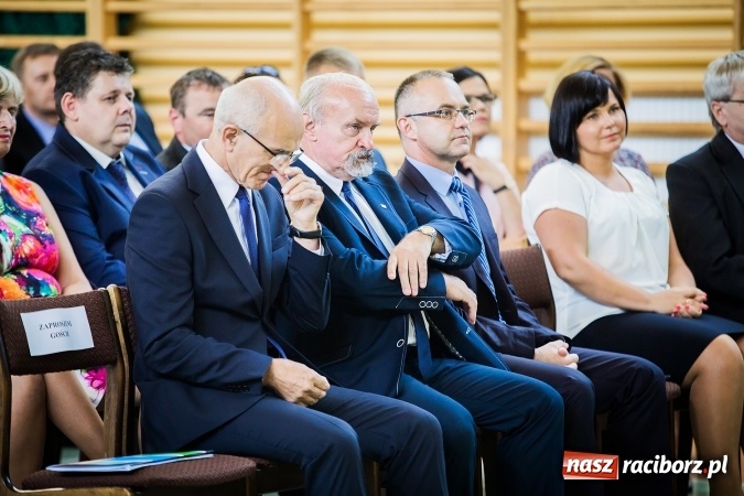 Zdjęcie w galerii na portalu naszraciborz.pl: W CKZiU nr 2 Mechanik odbyła się powiatowa inauguracja roku szkolnego 2016/2017 wiadomości z regionu