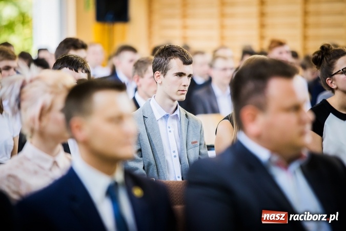 Zdjęcie w galerii na portalu naszraciborz.pl: W CKZiU nr 2 Mechanik odbyła się powiatowa inauguracja roku szkolnego 2016/2017 wiadomości z regionu