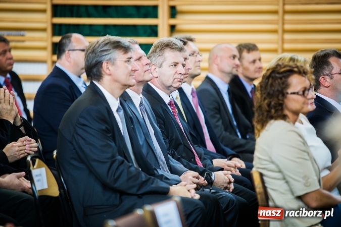 Zdjęcie w galerii na portalu naszraciborz.pl: W CKZiU nr 2 Mechanik odbyła się powiatowa inauguracja roku szkolnego 2016/2017 wiadomości z regionu