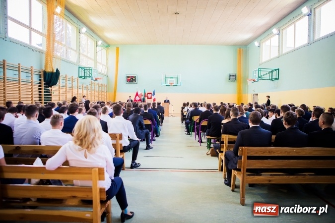 Zdjęcie w galerii na portalu naszraciborz.pl: W CKZiU nr 2 Mechanik odbyła się powiatowa inauguracja roku szkolnego 2016/2017 wiadomości z regionu