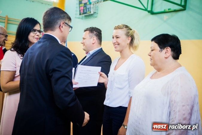 Zdjęcie w galerii na portalu naszraciborz.pl: W CKZiU nr 2 Mechanik odbyła się powiatowa inauguracja roku szkolnego 2016/2017 wiadomości z regionu