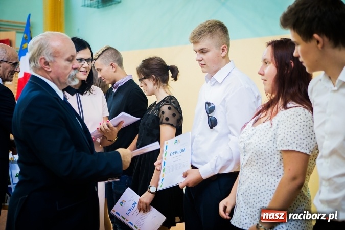 Zdjęcie w galerii na portalu naszraciborz.pl: W CKZiU nr 2 Mechanik odbyła się powiatowa inauguracja roku szkolnego 2016/2017 wiadomości z regionu