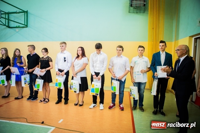 Zdjęcie w galerii na portalu naszraciborz.pl: W CKZiU nr 2 Mechanik odbyła się powiatowa inauguracja roku szkolnego 2016/2017 wiadomości z regionu