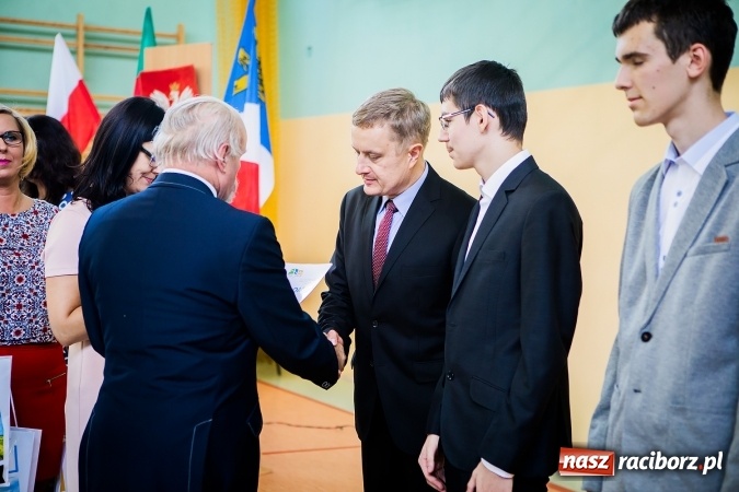 Zdjęcie w galerii na portalu naszraciborz.pl: W CKZiU nr 2 Mechanik odbyła się powiatowa inauguracja roku szkolnego 2016/2017 wiadomości z regionu