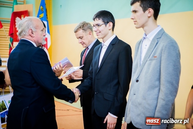 Zdjęcie w galerii na portalu naszraciborz.pl: W CKZiU nr 2 Mechanik odbyła się powiatowa inauguracja roku szkolnego 2016/2017 wiadomości z regionu