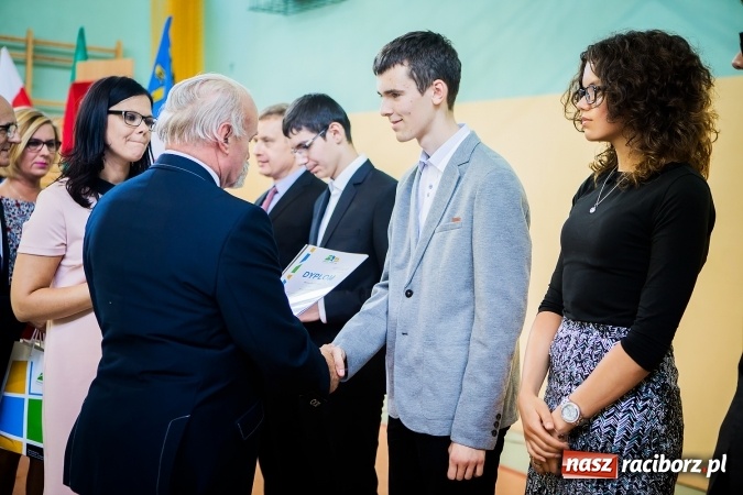 Zdjęcie w galerii na portalu naszraciborz.pl: W CKZiU nr 2 Mechanik odbyła się powiatowa inauguracja roku szkolnego 2016/2017 wiadomości z regionu