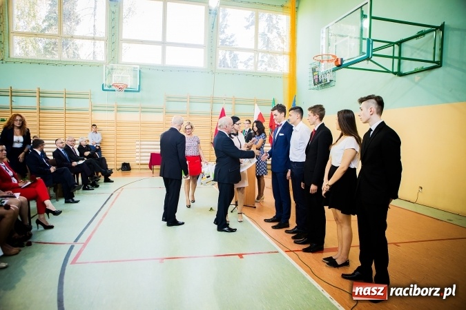 Zdjęcie w galerii na portalu naszraciborz.pl: W CKZiU nr 2 Mechanik odbyła się powiatowa inauguracja roku szkolnego 2016/2017 wiadomości z regionu