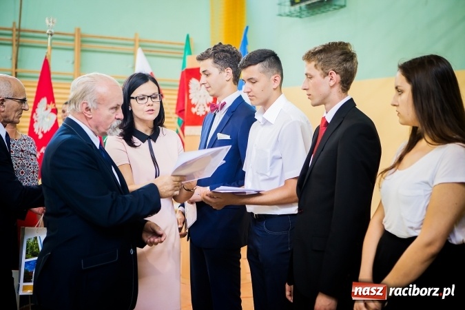 Zdjęcie w galerii na portalu naszraciborz.pl: W CKZiU nr 2 Mechanik odbyła się powiatowa inauguracja roku szkolnego 2016/2017 wiadomości z regionu