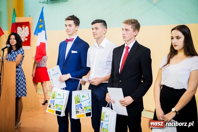 Zdjęcie w galerii na portalu naszraciborz.pl: W CKZiU nr 2 Mechanik odbyła się powiatowa inauguracja roku szkolnego 2016/2017 wiadomości z regionu