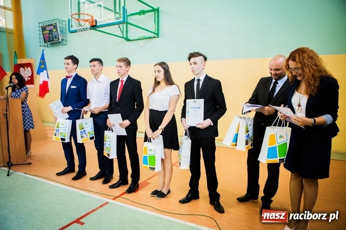 Zdjęcie w galerii na portalu naszraciborz.pl: W CKZiU nr 2 Mechanik odbyła się powiatowa inauguracja roku szkolnego 2016/2017 wiadomości z regionu