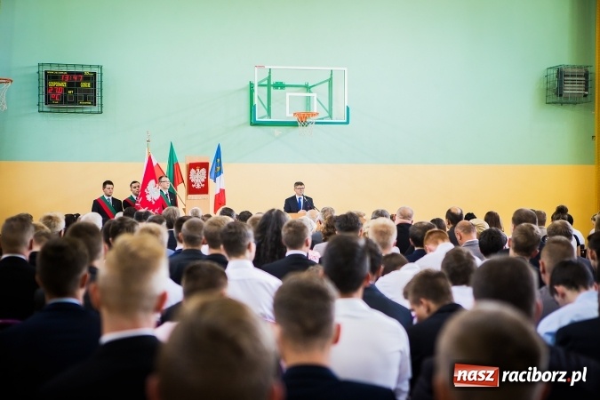 Zdjęcie w galerii na portalu naszraciborz.pl: W CKZiU nr 2 Mechanik odbyła się powiatowa inauguracja roku szkolnego 2016/2017 wiadomości z regionu