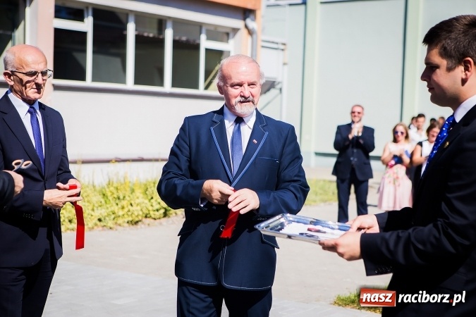 Zdjęcie w galerii na portalu naszraciborz.pl: W CKZiU nr 2 Mechanik odbyła się powiatowa inauguracja roku szkolnego 2016/2017 wiadomości z regionu