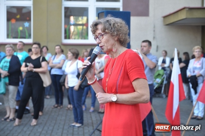 Zdjęcie w galerii na portalu naszraciborz.pl: Witaj szkoło! Szkoła Podstawowa nr 18 rozpoczęła rok szkolny. Powstały dwie klasy pierwsze wiadomości z regionu