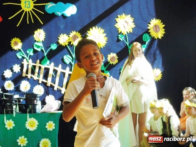 Zdjęcie w galerii na portalu naszraciborz.pl: Żegnamy lato na rok. Rozpoczęcie Roku Szkolnego w SP 13 wiadomości z regionu