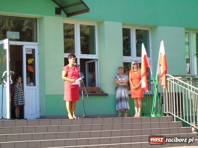 Zdjęcie w galerii na portalu naszraciborz.pl: Żegnamy lato na rok. Rozpoczęcie Roku Szkolnego w SP 13 wiadomości z regionu