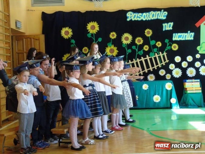 Zdjęcie w galerii na portalu naszraciborz.pl: Żegnamy lato na rok. Rozpoczęcie Roku Szkolnego w SP 13 wiadomości z regionu