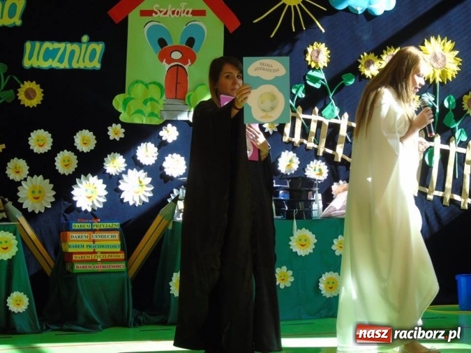 Zdjęcie w galerii na portalu naszraciborz.pl: Żegnamy lato na rok. Rozpoczęcie Roku Szkolnego w SP 13 wiadomości z regionu