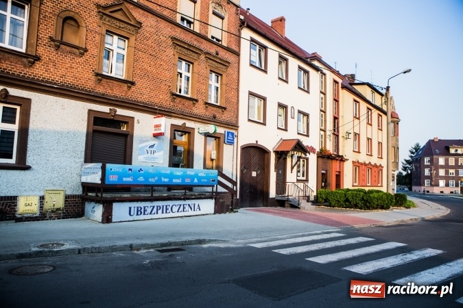Zdjęcie w galerii na portalu naszraciborz.pl: Dylematy rodzica we wrześniu - czy kupić dziecku szkolne NNW? wiadomości z regionu
