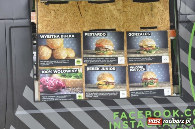 Zdjęcie w galerii na portalu naszraciborz.pl: Na Zamku Piastowskim ruszył I raciborski zlot food trucków. Dziedziniec pełen zapachów  wiadomości z regionu