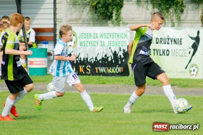 Zdjęcie w galerii na portalu naszraciborz.pl: Trampkarze Tworkowa bezlitośni dla Chwałowic wiadomości z regionu