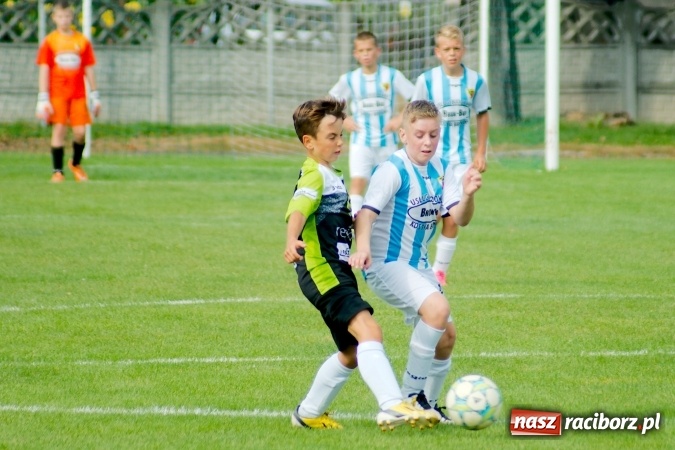 Zdjęcie w galerii na portalu naszraciborz.pl: Trampkarze Tworkowa bezlitośni dla Chwałowic wiadomości z regionu