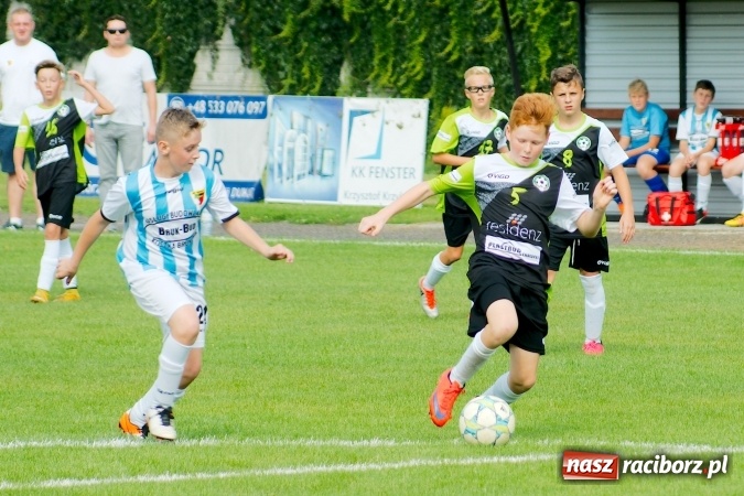 Zdjęcie w galerii na portalu naszraciborz.pl: Trampkarze Tworkowa bezlitośni dla Chwałowic wiadomości z regionu